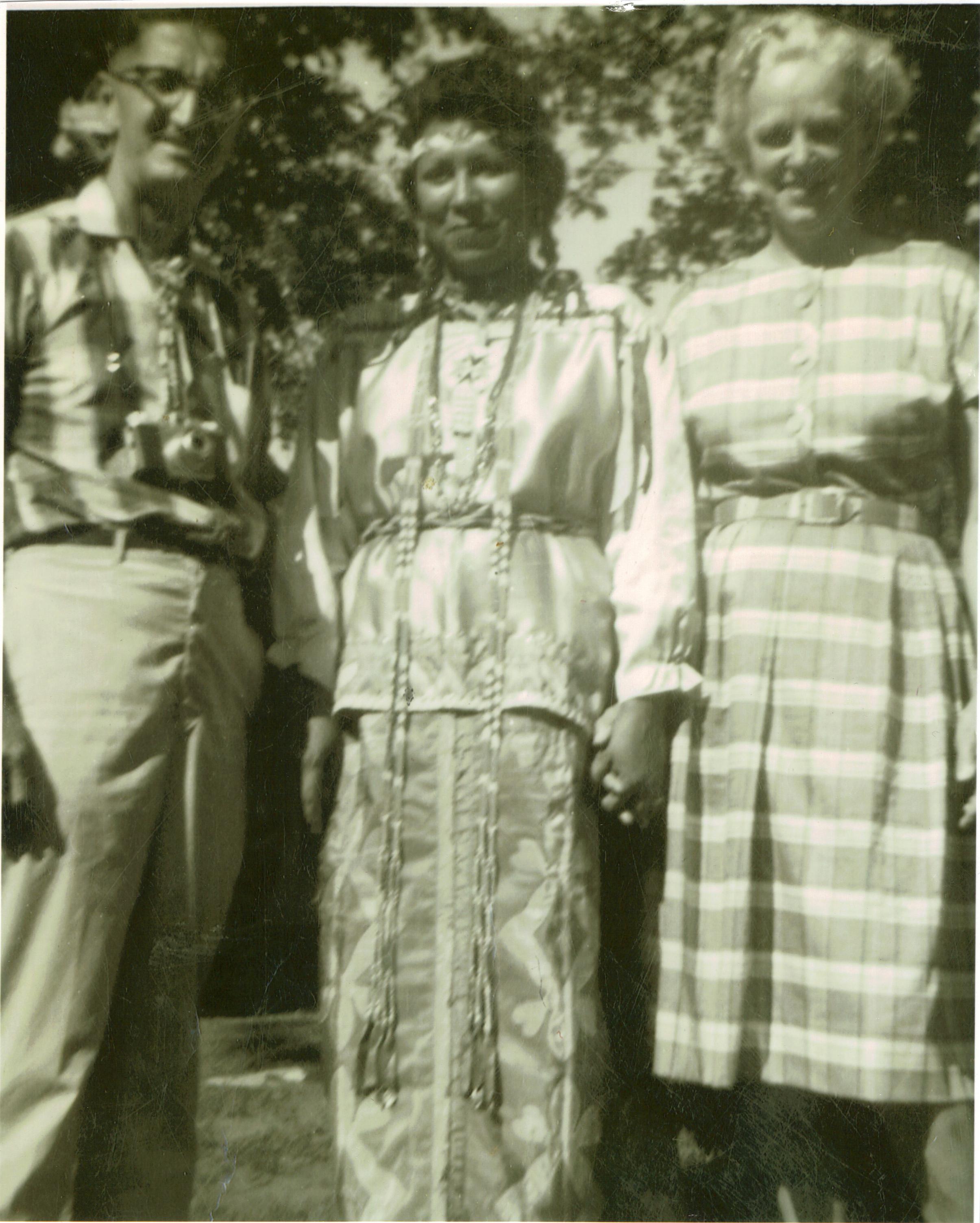 Gradus and Anna with Queen Auriel